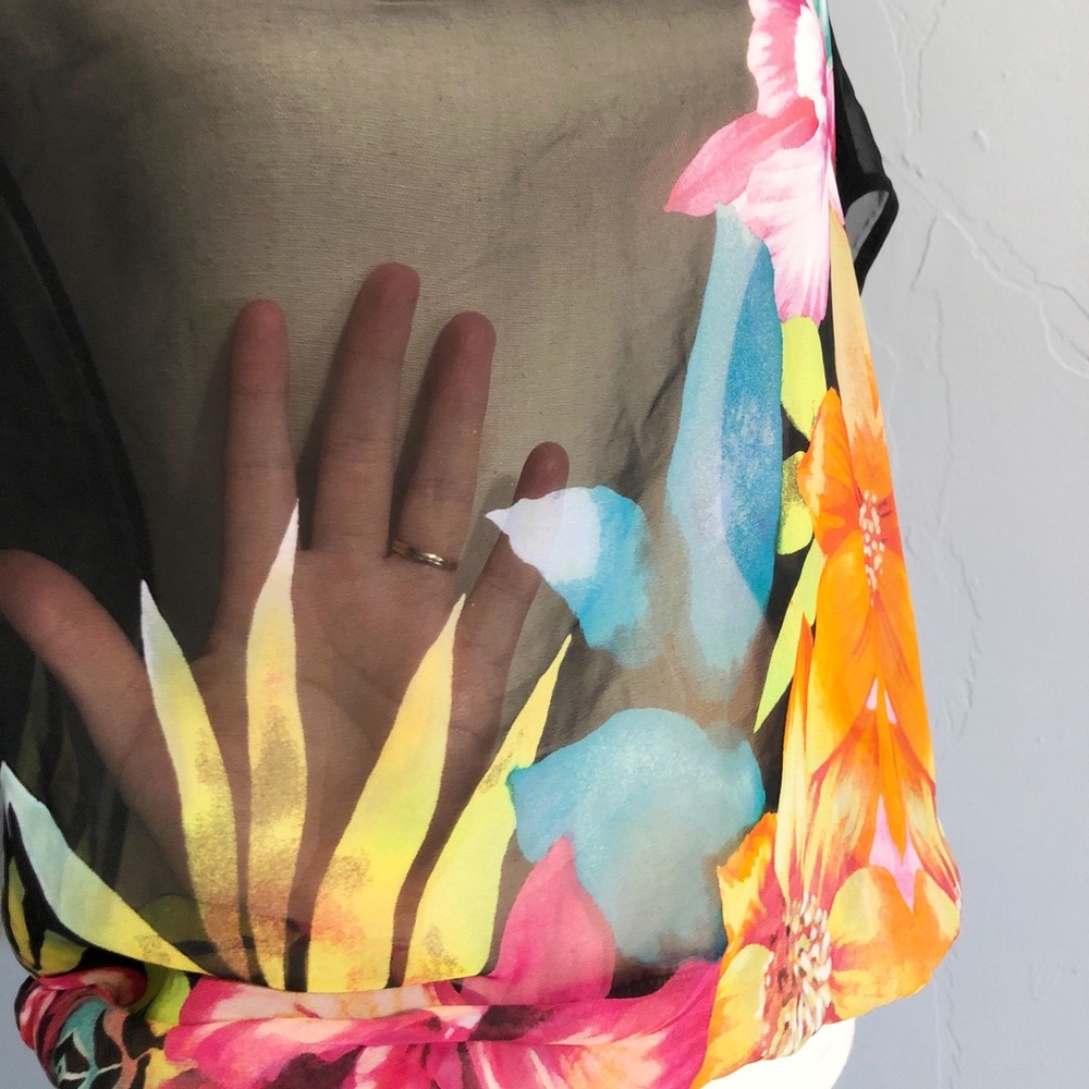 Maurice’s Flower Short Sleeve Blouse - Picture 4 of 4